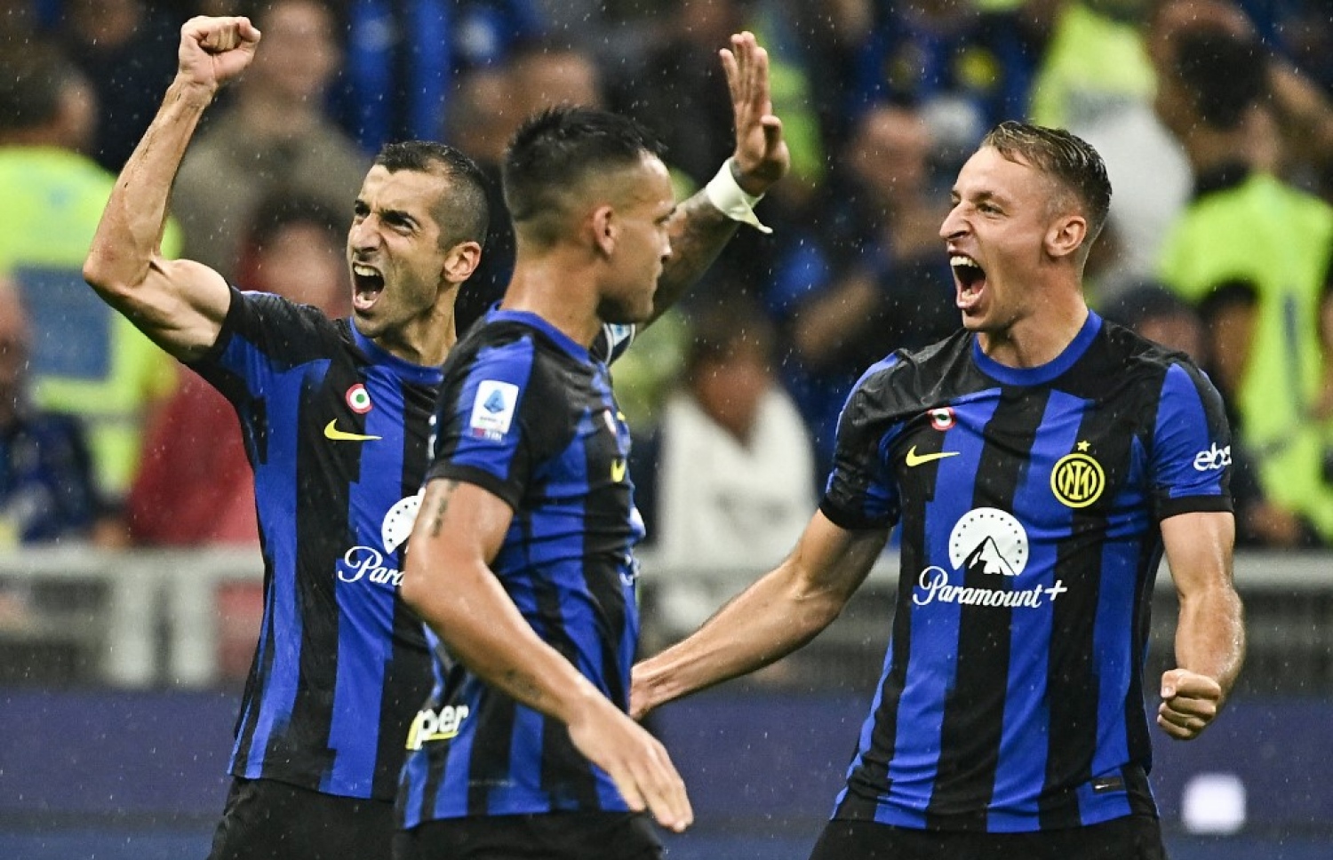 އިންޓަގެ ކުޅުންތެރިން ލަނޑު ޖެހުމަށް ފަހު އުފާފާޅު ކުރަނީ --- ފޮޓޯ: އޭއެފްޕީ