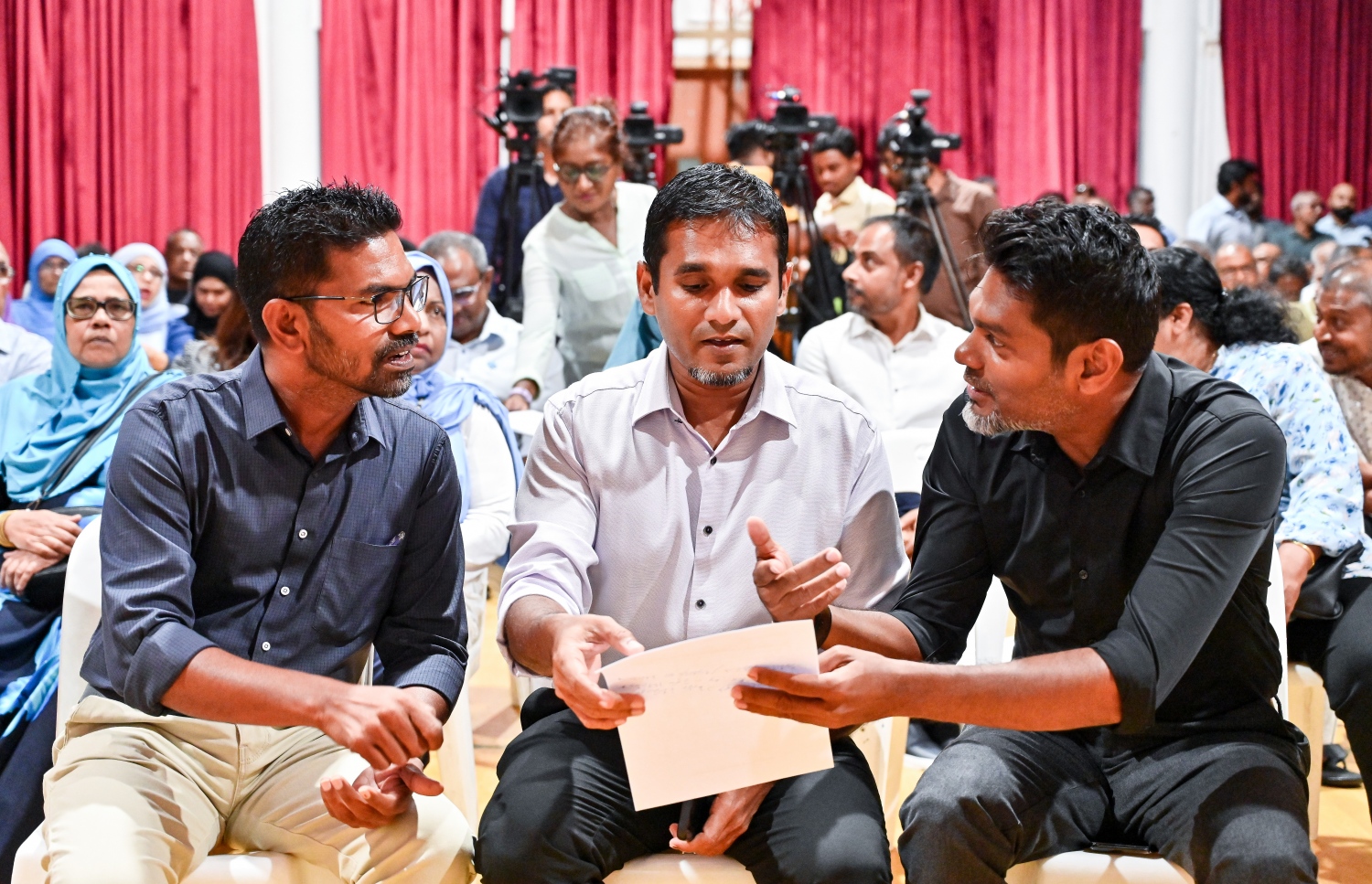 ޑިމޮކްރެޓްސްގެ ކައުންސިލް ބައްދަލުވުން-- ފޮޓޯ: ނިޝާން އަލީ | މިހާރު