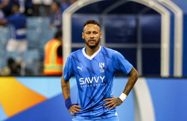 ސައޫދީ ދޫކޮށް ނޭމާ އެނބުރި ސަންތޯސް އަށް