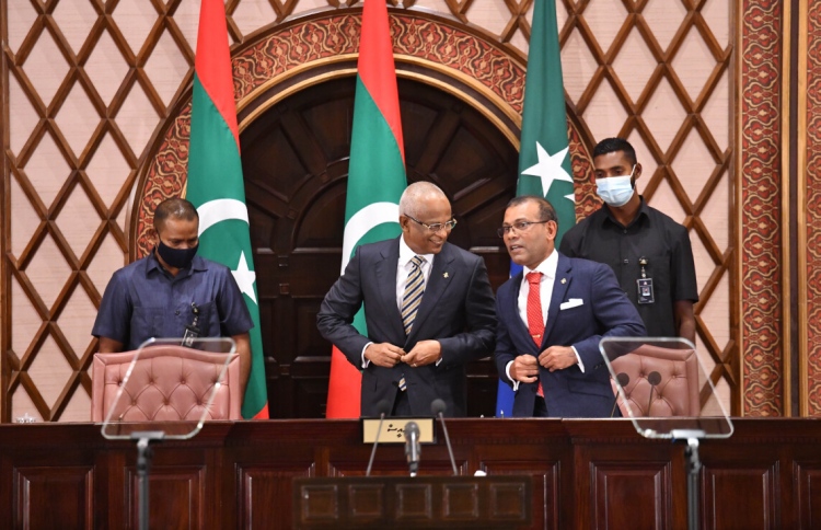 ނިޒާމް ބަދަލުކޮށް ބާރުތައް ބަހާނެ ވަގުތާ މެދު ސުވާލެއް