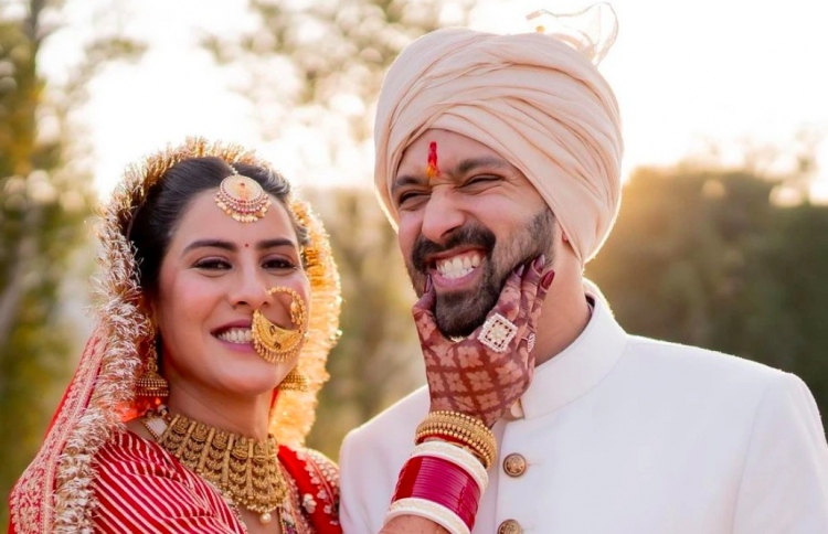 ވިކްރާންތުގެ އަންހެނުން އިނީ ބަލިވެ