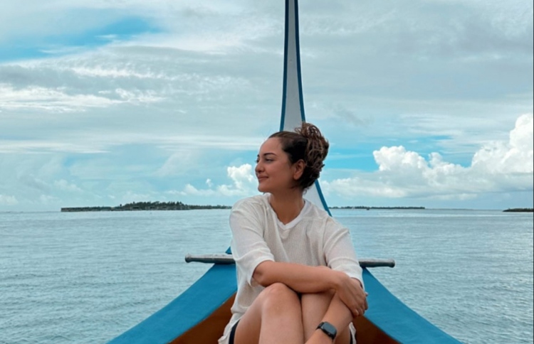 ސޮނާކްޝީ ޗުއްޓީއަށް ޕަޓީނާ މޯލްޑިވްސްގައި