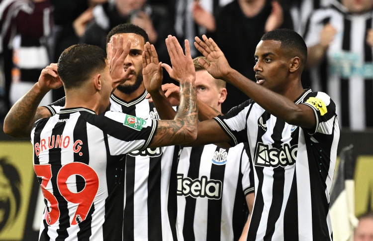 ނިއުކާސަލުން ސިޓީ ލީގު ކަޕުން ބޭރުކޮށްލައިފި