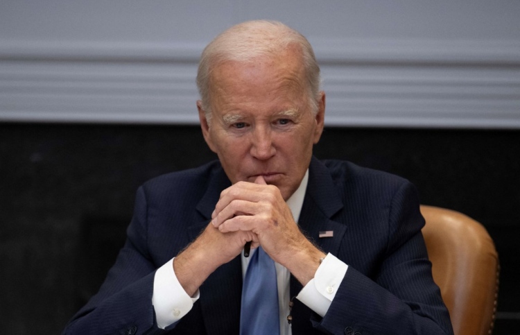 ރައީސް ބައިޑެން އާއި ދެ ވަޒީރަކަށް ދައުވާކޮށްފި