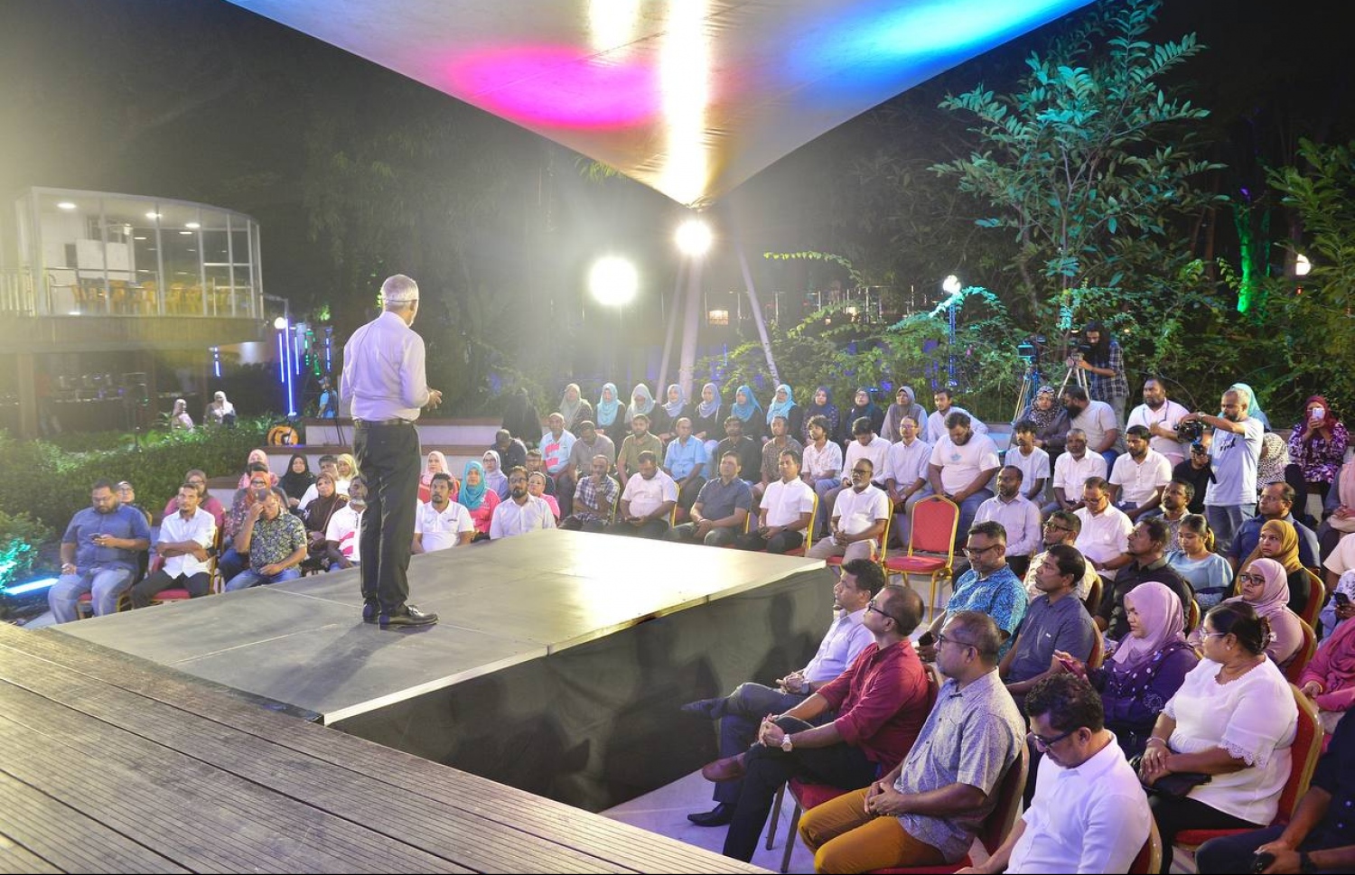 މިރޭ ބޭއްވި އިވެންޓްގައި އާންމުންގެ ސުވާލުތަކަށް މުއިއްޒު ޖަވާބު ދެއްވަނީ: އޭނާއާ ދެކޮޅަށް ދެއްކޭނެ އެއްޗެއް ނޯންނާނެ ކަމަށް ވިދާޅުވި