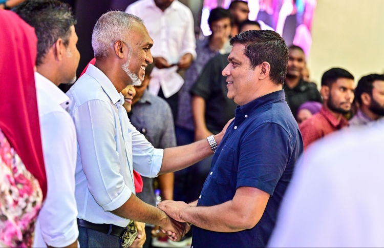 ސިޔާސީ މަގާމުތައް 700 އަށް ވުރެ ގިނަ ނުކުރާނެ