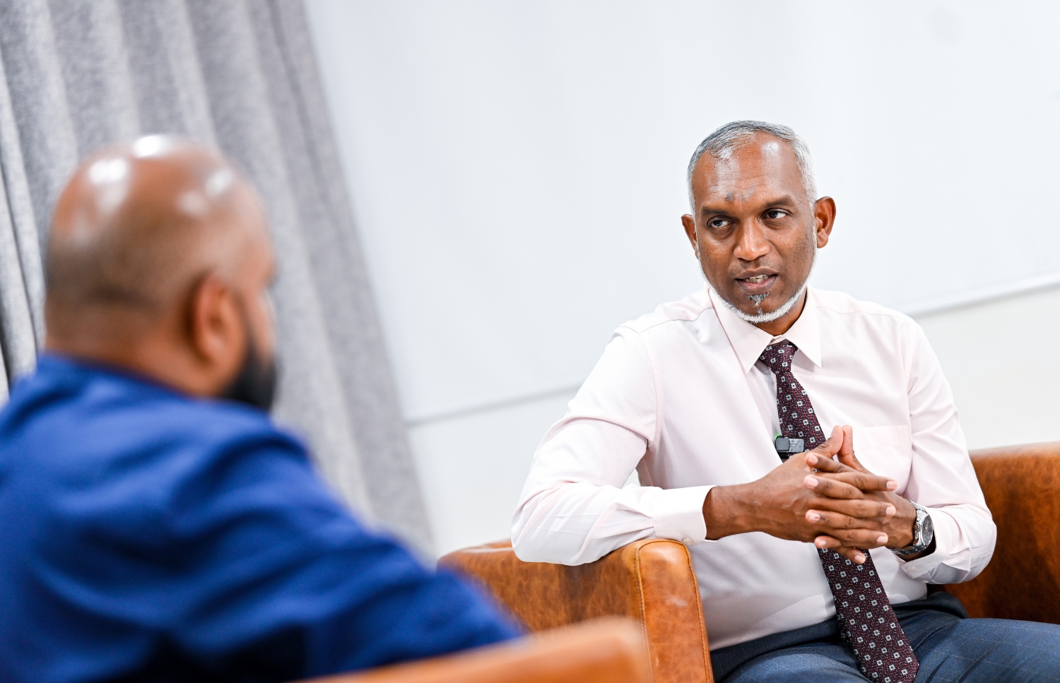 އިންތިހާބީ ރައީސް މުއިއްޒު އިއްޔެ "މިހާރު" އާ ވާހާކަ ދައްކަވަނީ.---ފޮޓޯ: ނިޝާން އަލީ| މިހާރު