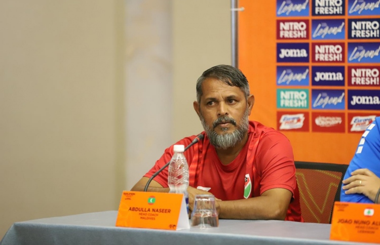 ފުޓްސަލް ޓީމުގެ ތައްޔާރީތަކާމެދު ކޯޗު ހިތްހަމައެއްނުޖެހޭ