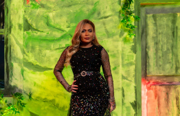 "ކަޅަކި"ގެ ރެޑްކާޕެޓްގައި ނިއުމާ މުހައްމަދު.-- ފޮޓޯ: ކަޅަކި ފޭސްބުކް ޕޭޖު