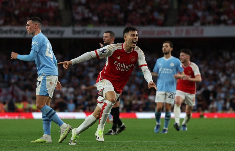 އާޓެޓާގެ އާސެނަލް އެންމެ ފަހުން ޕެޕްގެ ސިޓީ ބަލިކޮށްފި