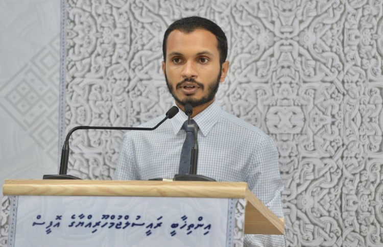 ސަފީރުން އައްޔަންކުރަން މަސައްކަތް ކުރާތީ ކަންބޮޑުވުން