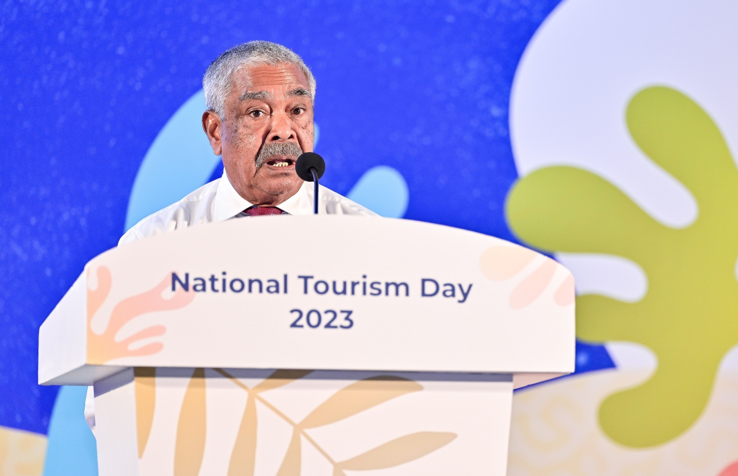 އަފީފު މިރޭގެ ޖަލްސާގައި ވާހަކަ ދައްކަވަނީ-- ފޮޓޯ: ފަޔާޒް މޫސާ / މިހާރު