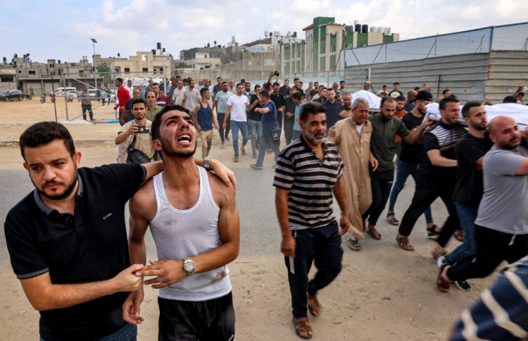 ގާޒާގެ މިލިއަން މީހުން ގެދޮރުދޫކޮށް ދާން 24 ގަޑިއިރު