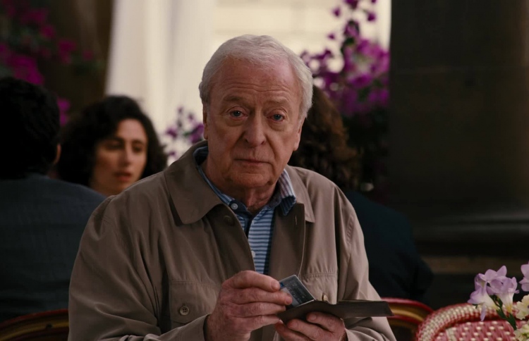 މައިކަލް ކެއިން ފިލްމު ކުޅުން ހުއްޓާލައިފި