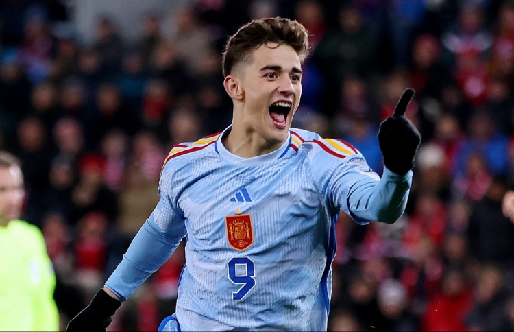 ހާލަންޑް ބަލަންހުއްޓައި ގަވީ ސްޕޭން ގޮވައިގެން ޔޫރޯއަށް