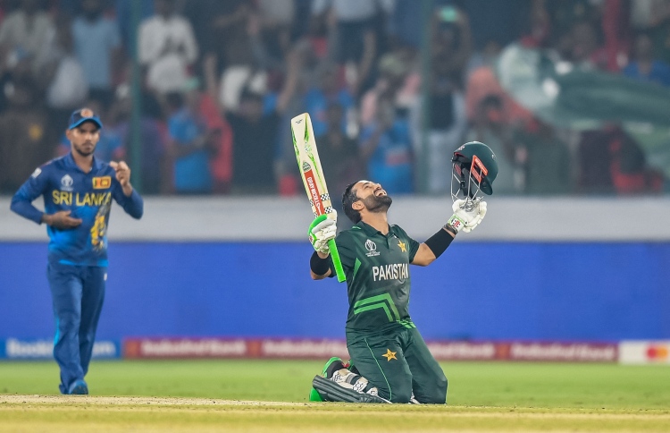 ކުޅުންތެރިޔަކު ދަނޑުގައި ނަމާދުކުރުމުން މައްސަލައަކަށް