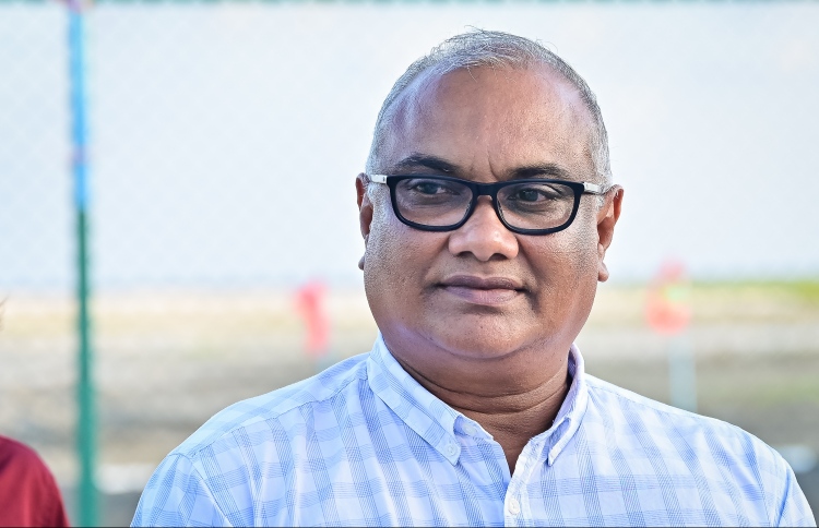 އައިލެންޑް އޭވިއޭޝަންގެ ޗެއާމަނަށް ކުރީގެ އެމްޑީ މިހާދު