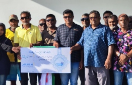 A fishing vessel from Gaafu Alif Maanendhoo donates over MVR 25,000 to aid Palestine -- Photo: Muhuthaz Muhusin| Facebook