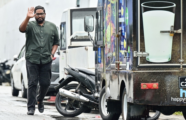 ވާހަކަ ދައްކާނީ ކުރިއަށްދާ ކަންކަން ނިމުމުން: ބައްސާމް