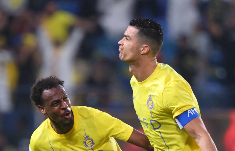 އޭއެފްސީ ޗެމްޕިއަންސް ލީގުގައި ވެސް ރޮނާލްޑޯގެ ނުފޫޒު