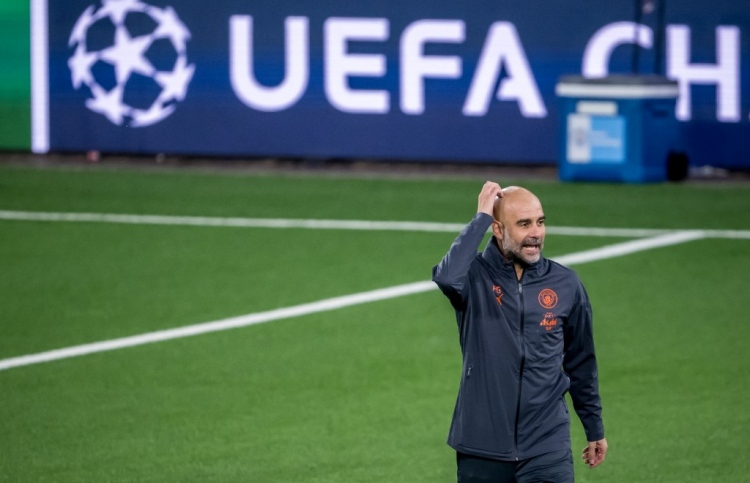 އާޓިފިޝަލް ވިނައިގައި ކުޅެންޖެހޭތީ ގާޑިއޯލާ ފާޑުކިިޔައިފި