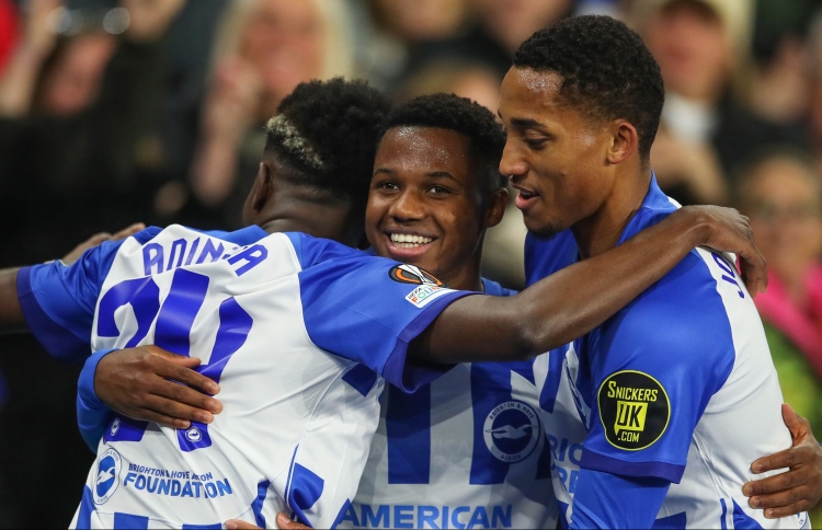 އަޔެކްސް އަތުން ބްރައިޓަންއަށް ޔޫރަޕްގައި ފުރަތަމަ މޮޅު