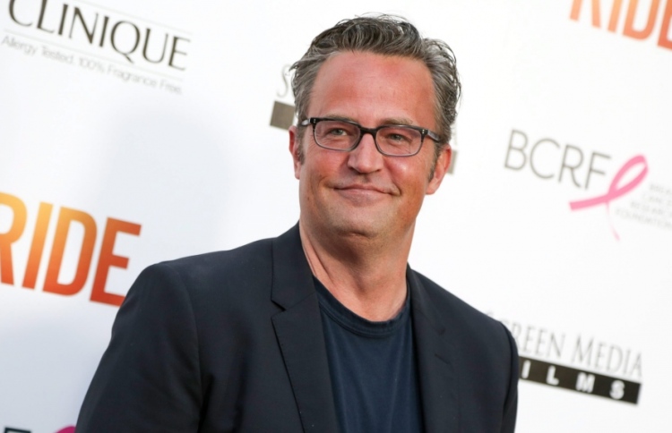 "ފްރެންޑްސް"ގެ އެކްޓަރު މެތިއު ޕެރީ މަރުވެއްޖެ