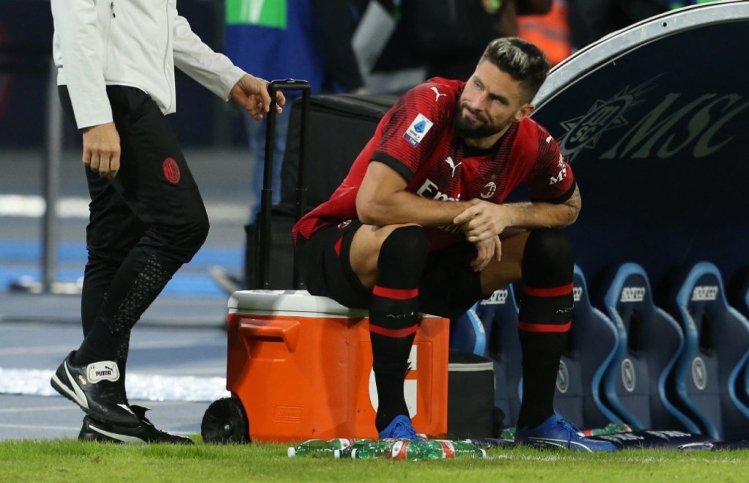 ރޭގެ މެޗުގައި މިލާނަށް ދެ ގޯލު ޖަހައިދިން ޖިރޫ، މެޗަށް ފަހު މާޔޫސް ވެފައި.-- ފޮޓޯ: އޭއެފްޕީ