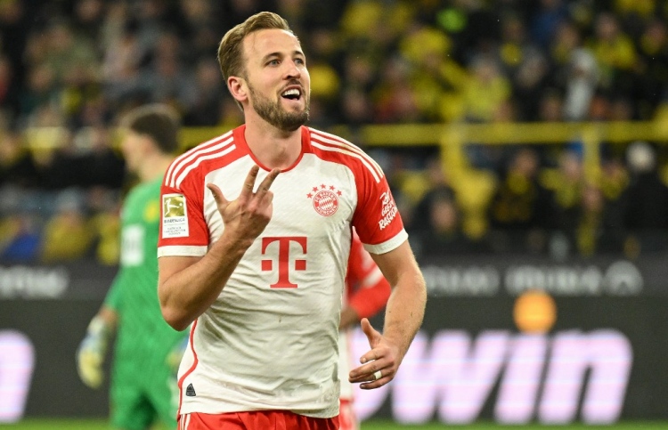 ޖަރުމަނުގައި ކޭންގެ ތިންވަނަ ހެޓްރިކް ޑޯޓްމަންޑް ކޮޅަށް