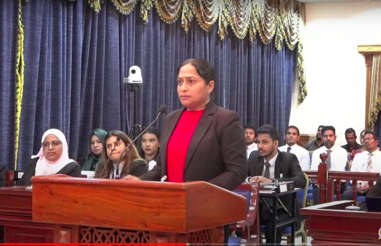 ކޯޓުގައި ވެސް ބަންޑާރަ ނައިބު މަޖިލީހާ ދެކޮޅަށް