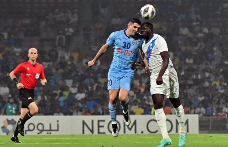 މުމްބާއީގެ 30،000 މީހުން ކުރިމަތީ ހިލާލަށް މޮޅެއް