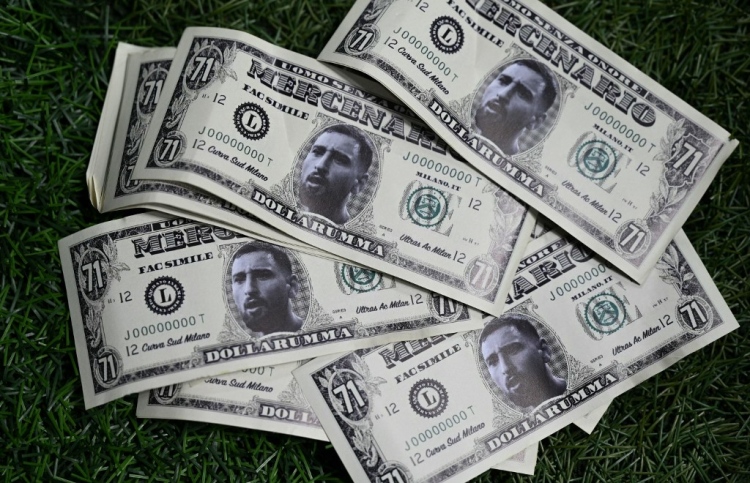 މިލާންގެ ސަޕޯޓަރުން ކުރީގެ ކީޕަރަށް ފުރައްސާރަ ކޮށްފި