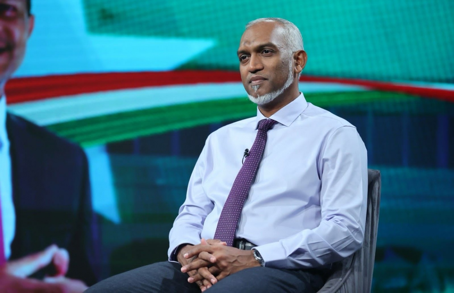 ޖުމްހޫރީ ދުވަހުގެ މުނާސަބަތުގައި އިންތިހާބީ ރައީސް ޑރ. މުހައްމަދު މުއިއްޒު ޕީއެސްއެމް އަށް އިންޓަވިއު ދެއްވަނީ.-- ފޮޓޯ: ޓީމް މުއިއްޒު