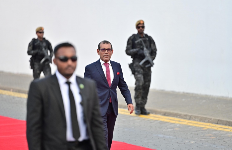 ރާއްޖޭގެ މޫސުމީ ހާލަތު ބެއްލެވުމަށް ޓްރަމްޕަށް ދައުވަތު