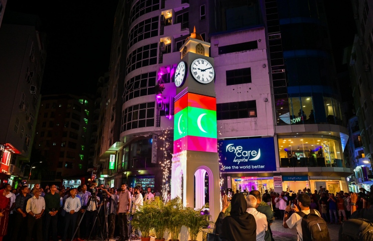 ޒަމާނީ ބަދަލުތަކާއެކު ގަޑިބުރު އަލުން ހުޅުވައިފި