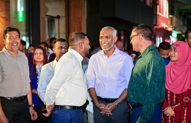 ވަޒީރުން ތިބީ ހިދުމަތް ކުރަން ކެތްމަދުވެފައި: ރައީސް
