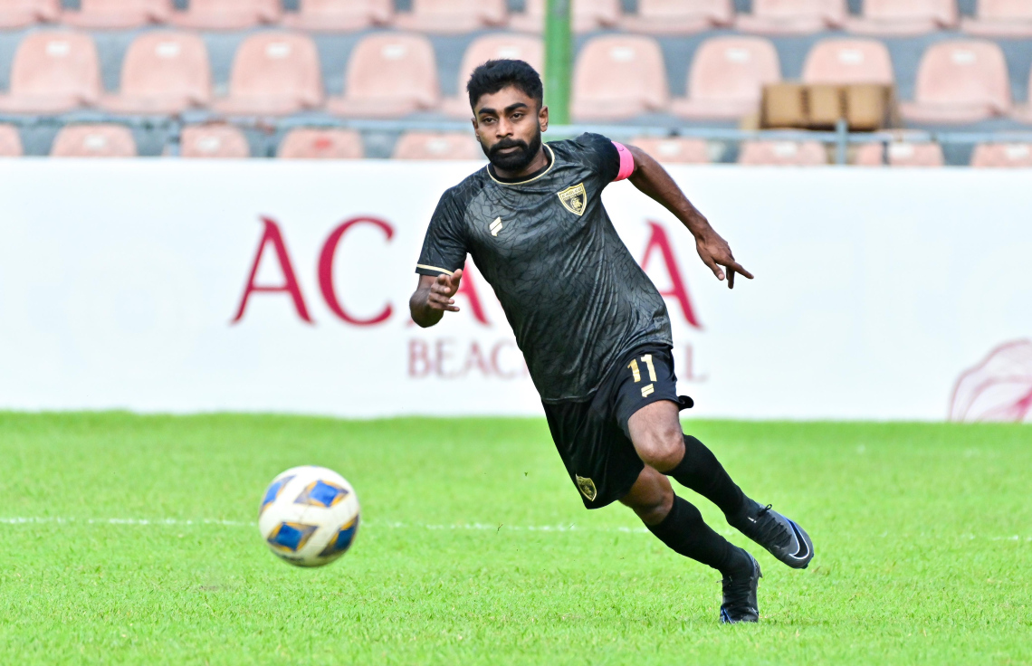 މިދިޔަ ސީޒަންގެ މެޗެއްގައި އީގަލްސްގެ ކެޕްޓަން ރިޒޭ --- ފައިލް ފޮޓޯ: ފަޔާޒު މޫސާ | މިހާރު