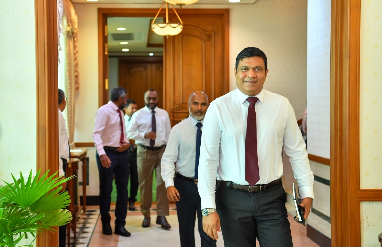 މައްސަލަ ހައްލުކުރަން ހުށަހެޅީ ކުރީ ސަރުކާރުން: އަމީން