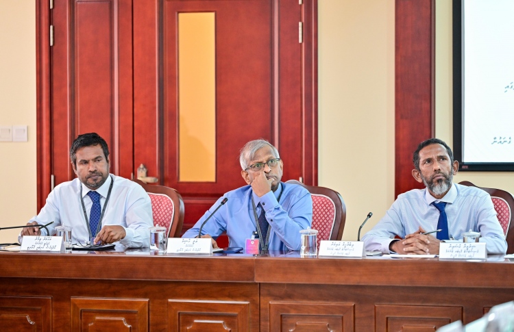 ޑޮލަރުގެ އޯޕަން މާކެޓް އޮޕަރޭޝަން ފަށަންޖެހިދާނެ