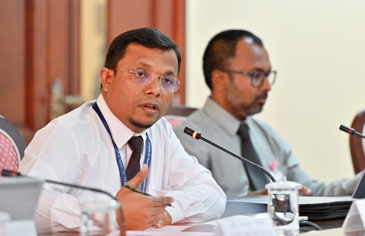 ސަސްޕެންޝަން އުވާލައި ފައިސާ ޗާޕު ނުކުރެވޭ ގޮތް ހަދަނީ