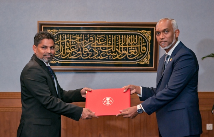 ސްޕޯޓްސް ކޮމިޝަނަރަކަށް ތޮލާލް. ރިޔާޒަށް ސްޓޭޓްކަން