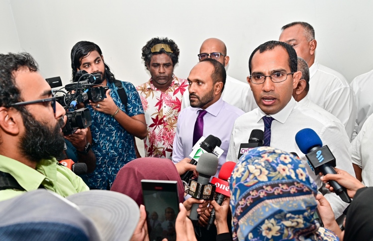 ޔާމީންގެ ވަފާތެރިން ބުނަނީ ރާއްޖެ ބަދަލުކުރާނެ ކަމަށް