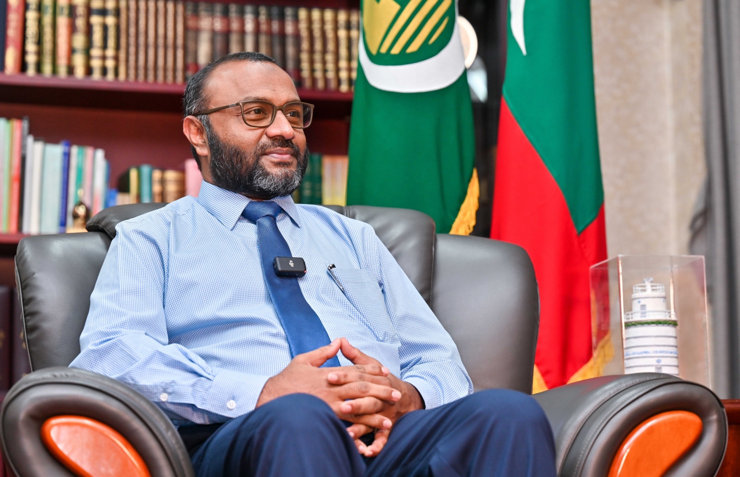 އިސްލާމިކް މިނިސްޓަރު ޑރ. ޝަހީމް، "މިހާރު" އަށް އިންޓަވިއު ދެއްވަނީ.- ފޮޓޯ: ފަޔާޒު މޫސާ/ މިހާރު