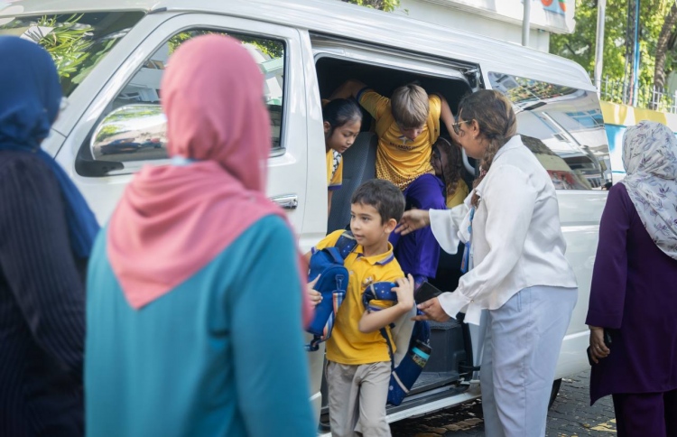 ބިލަބޮންގް އާއި ފިންލޭންޑް ސްކޫލަށް ބަހުގެ ހިދުމަތް