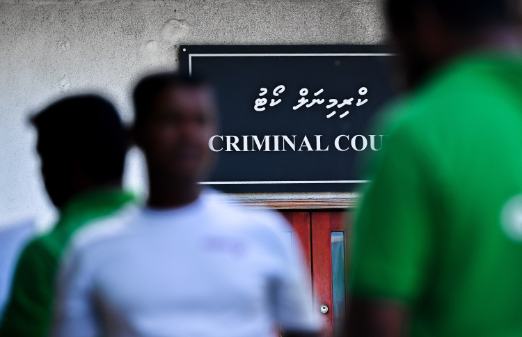 ބޮކްސާތެރެއަށް ލައިގެން ޑްރަގް އެތެރެކުރަނިކޮށް ހައްޔަރު