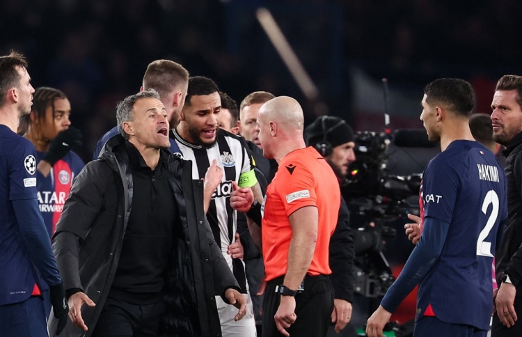 ނިއުކާސަލް އަށް ކެހިދިނީ ރެފްރީގެ "ގޯސް" ނިންމުމަކުން