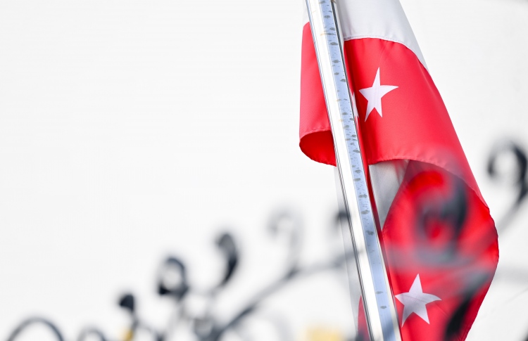 ކޯޓުތަކުން ވަކިކުރި މީހުންނަށް ވަޒީފާ ދޭން އަންގައިފި