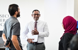 ޝަމީމް، މީގެކުރިން ނޫސްވެރިންގެ ބައްދަލުވުމެއްގައި: ކޯޓުން ބޭރުގައި ވަރި ނުކުރެވޭ ގޮތް ހަދަންޖެހޭ ކަމަށް ވިދާޅުވި 0 ފޮޓޯ: މިހާރު