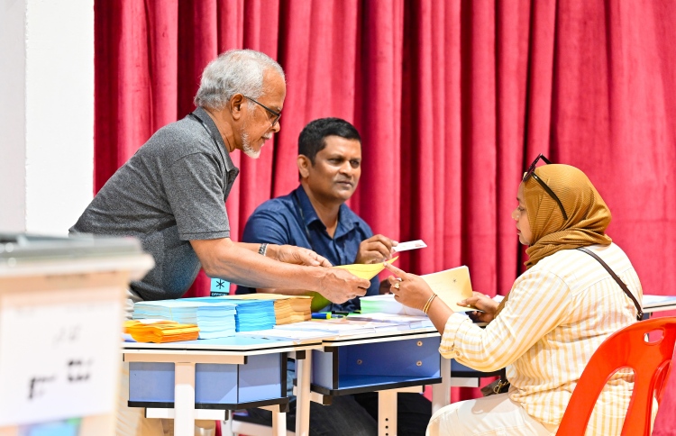 ޑިމޮކްރެޓްސްގެ އިންތިހާބުގެ ނަތީޖާ އިއުލާން ނުކުރެވުނު