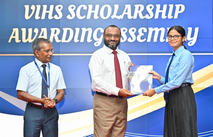 ވިލާ ހައި ސްކޫލްގެ ސްކޮލާޝިޕްތައް ހަވާލުކޮށްފި